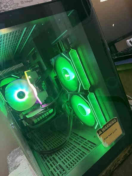 السلام عليكم تجميعه وشاشه وكيبورد وماوس وماوس باد ويوبي اس 
cpu : ryzen 7 5700X

Gpu : Rtx 4060 zotac gaming

Ram : DDR4 8*2 16GB 3600hz T Force Rgb 

Cooller : ag400 deepcool

Ssd : 1tb

psu : asrock gaming 700w v gold

Case : Gamemax hyper

Monitor : gigabyte 27 inch 165hz ips 

Ups : 2500 va maxma

Keyboard : Redragon k550 

Mouse : attack shark

Mousepad 

Speaker : jbl 

Controller : xbox 360 

Headseat gaming مرتبه 

السعر مليون و350 الف 
مكاني بغداد الدوره حي الصحه 
***********
