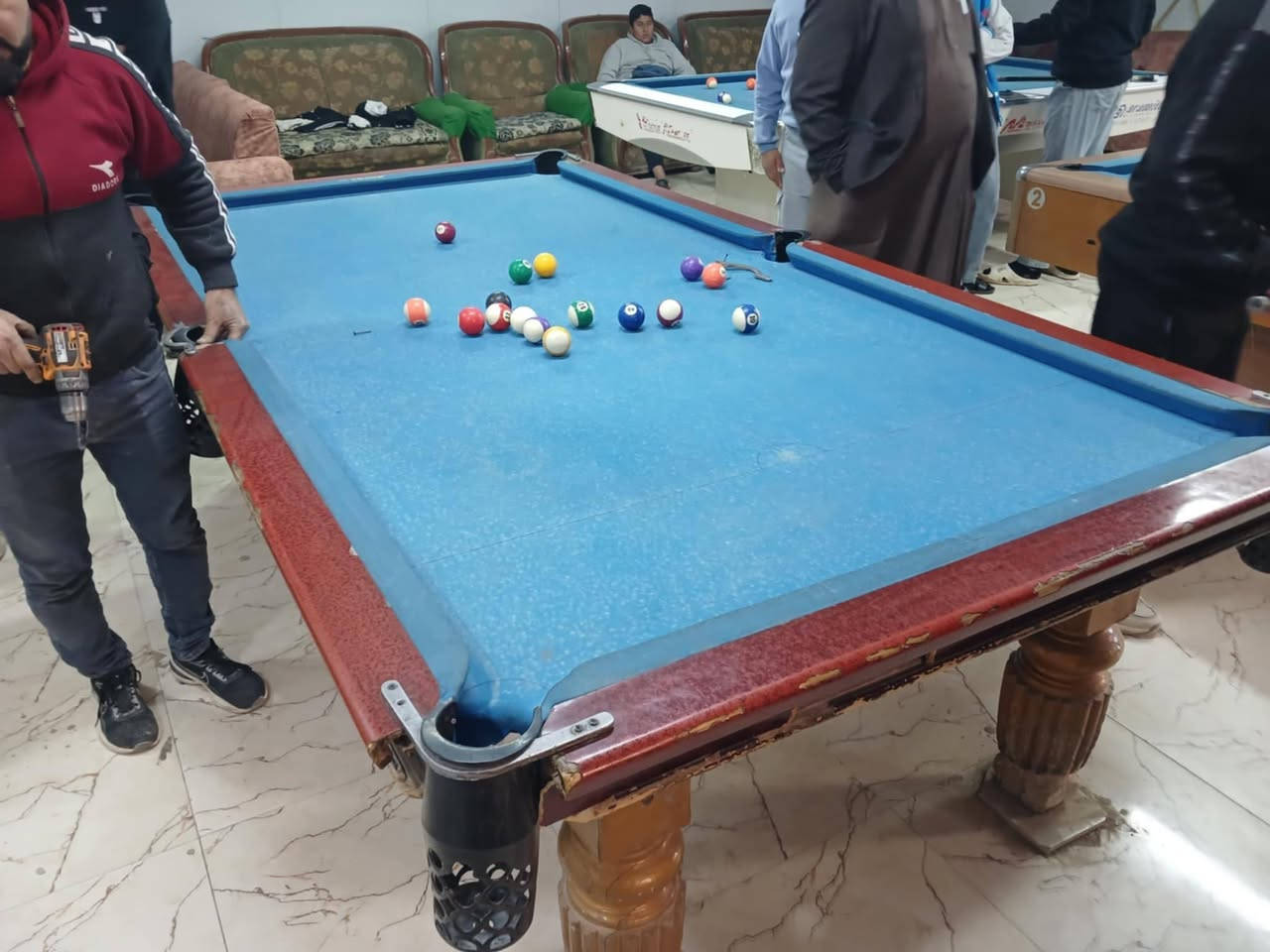 ميز بليارد للبيع لتواصل
***********
