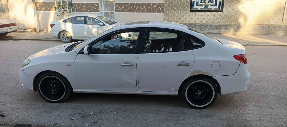 النترا 2011 للبيع
ادووووات ادوووووات 
حداديه جديده 
محرك وكير جديد 
تايرات جدد 
مكاني النجف 
35$
***********
