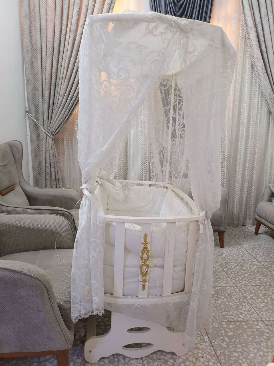 غراض كلهم جدد اي ضرر مابيهم الأسعار 
ميز طعام 500 قفل
الجربايه مال طفل وبيها هزاز 100 قفل
الدوشك 75 قفل 
الشراي فقط يتصل او يراسل ***********
وروحوا عاملوا على اسعارهم ذن بيش الجدد والعندي جدد اصلا دا ابيعهم اقل من النص السعر مكاني بغداد الشعلة
