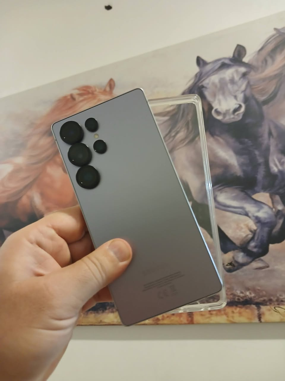 توفر من جديد 
S25 ultra 
1 تيرا/ الف كيكه
كامل ملحقات 
ضمان الوكاله 
نظافه ٩٨%
فقط طخه خفيفه بل طارف ومراح تشوف اله دقق بي
الباقي كفاله. 
شرط الفحص والضمان 
عليه لاصق شاشه وعدسات كامره وحافظه
اقوى سعر مليون ٣٢٥ 
وهذا ضمان وليس دبي 
بغداد الكرخ 
يوجد توصيل 
***********
بيع  مراوس
