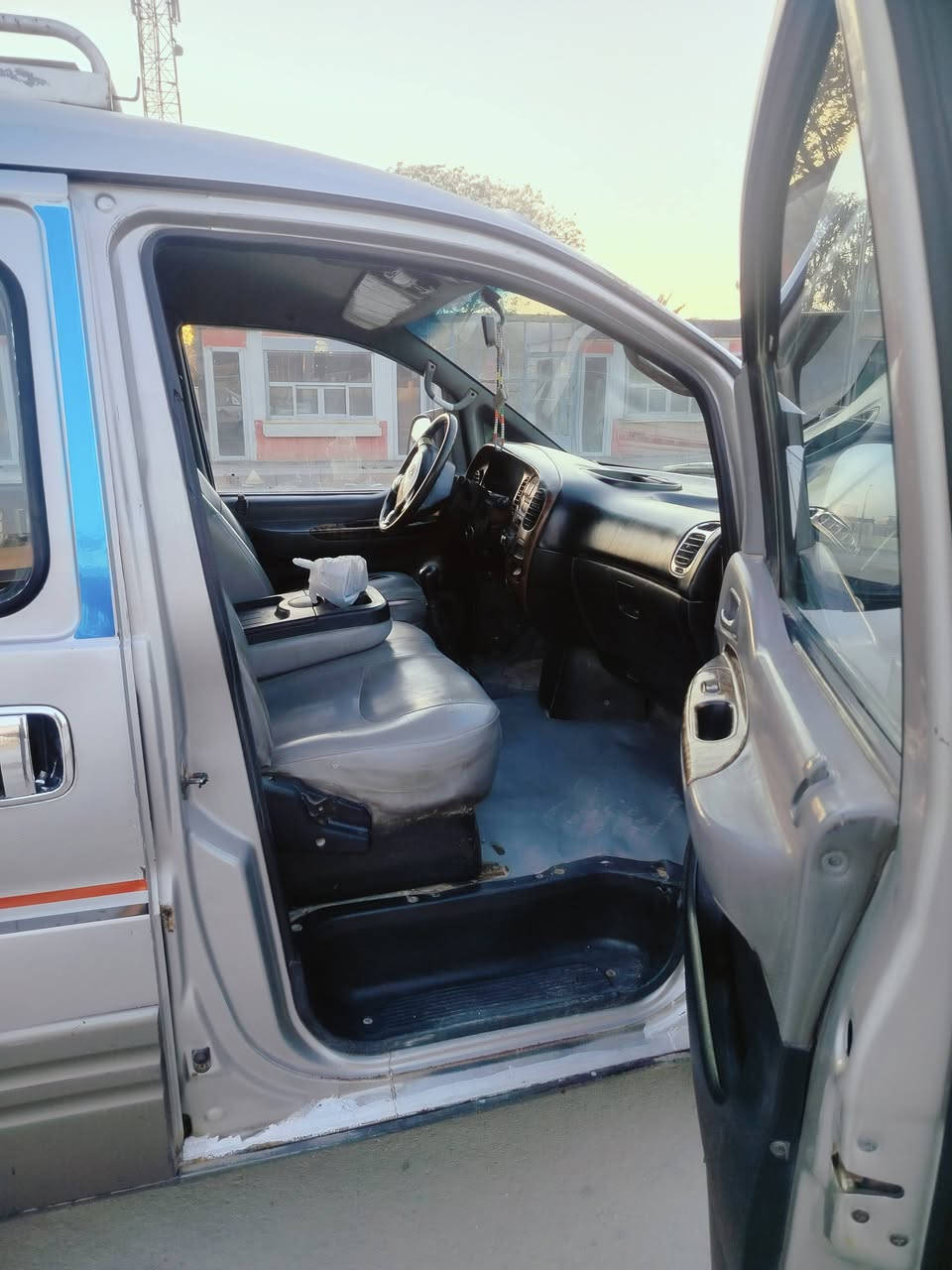 السلام عليكم
ستاركس موديل 2005 رقم نجف انكليزي بسمي سنويه لغاية 2031
محرك مفتوح لا تبخير ولا تنقيص 
كير عادي اكسل مكفولات 
حداديه خير من الله 
تايرات كلش نضيفات 
سنتر لوك شغال 
تدفئه شغاله
مكفوله كفاله عامه من الضربه والصبغ 
السعر 67
***********
مكان السياره بابل
