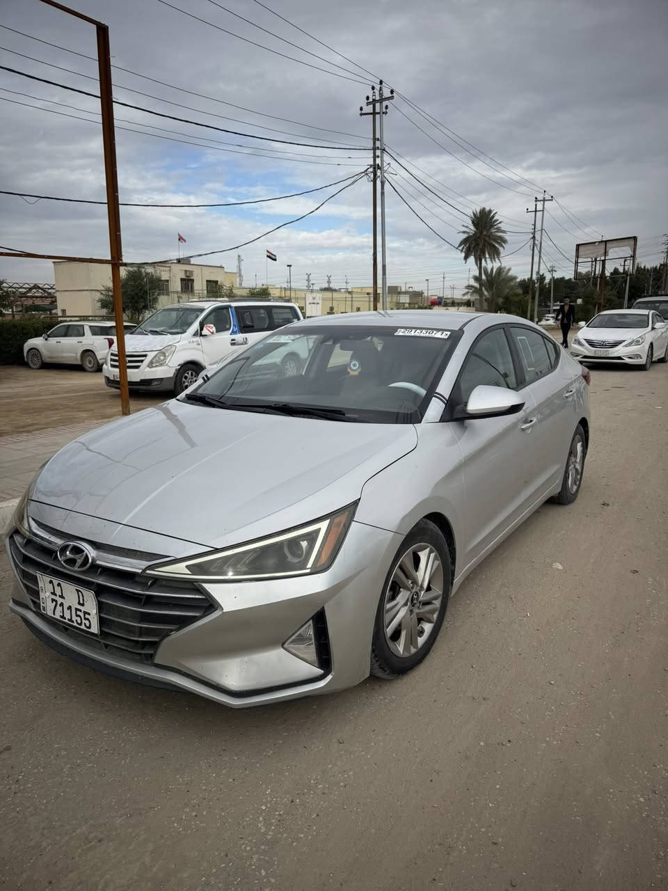 سلام عليكم النترا 2019محرك 2000 دوش كير ATالمرغوب ماشيه 100ميل حادثها بس بنيد معدل ومصلح نفسه ليبل واحد السياره وبيه صبغ شويه بقبغ الجنطه السياره جهازه وجديده مناقصها شي  مواصفاته رادار امامي وجانبي تحكم ستيرن شاشه تدعم نظام car play رقم بغداد الجديد باسمي***********
