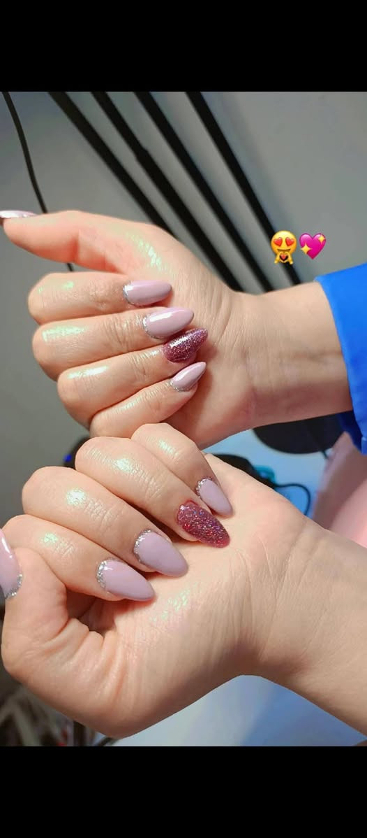 . 🥰🥰🥰
جل اكستينشن وجلش ودزاين ب٢٥ 
جل اكستينشن وجلش ب٢٥
سترونك وجلش ودزاين ب٢٠  
سترونك وجلش ب١٥ 
جلش ودزاين  ب١٥ 
جلش فقط ب١٠ 
ازاله اكريلك ب١٠ 
ازاله جلش ب٥
ادامه ب٢٥
العنوان خاص🥰🥰🥰


**إذا كنت صاحب هذا الإعلان وتريد حذفه لأي سبب، رجاءا أرسل رسالة إلى الدعم الفني**