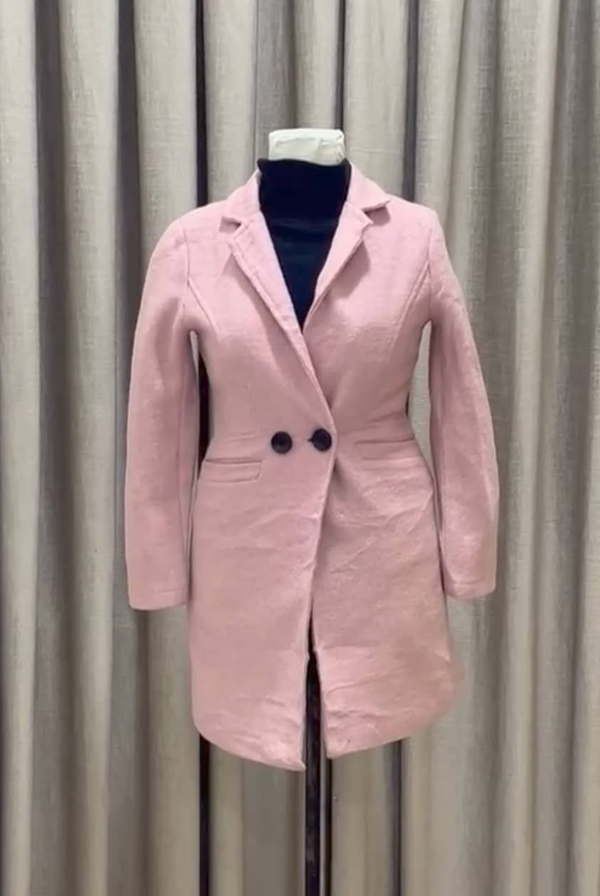 ملابس باله أوربي مامستخدم شرط النظافه واسعار تخفيضات عل 5 و8 و10 يااا بلاش التواصل عل لرقم بي واتساب*********** ويوجد توصيل لكافة أنحاء العراق
