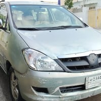 انوفا • محرك ٢٧٠٠ • بدون حادث