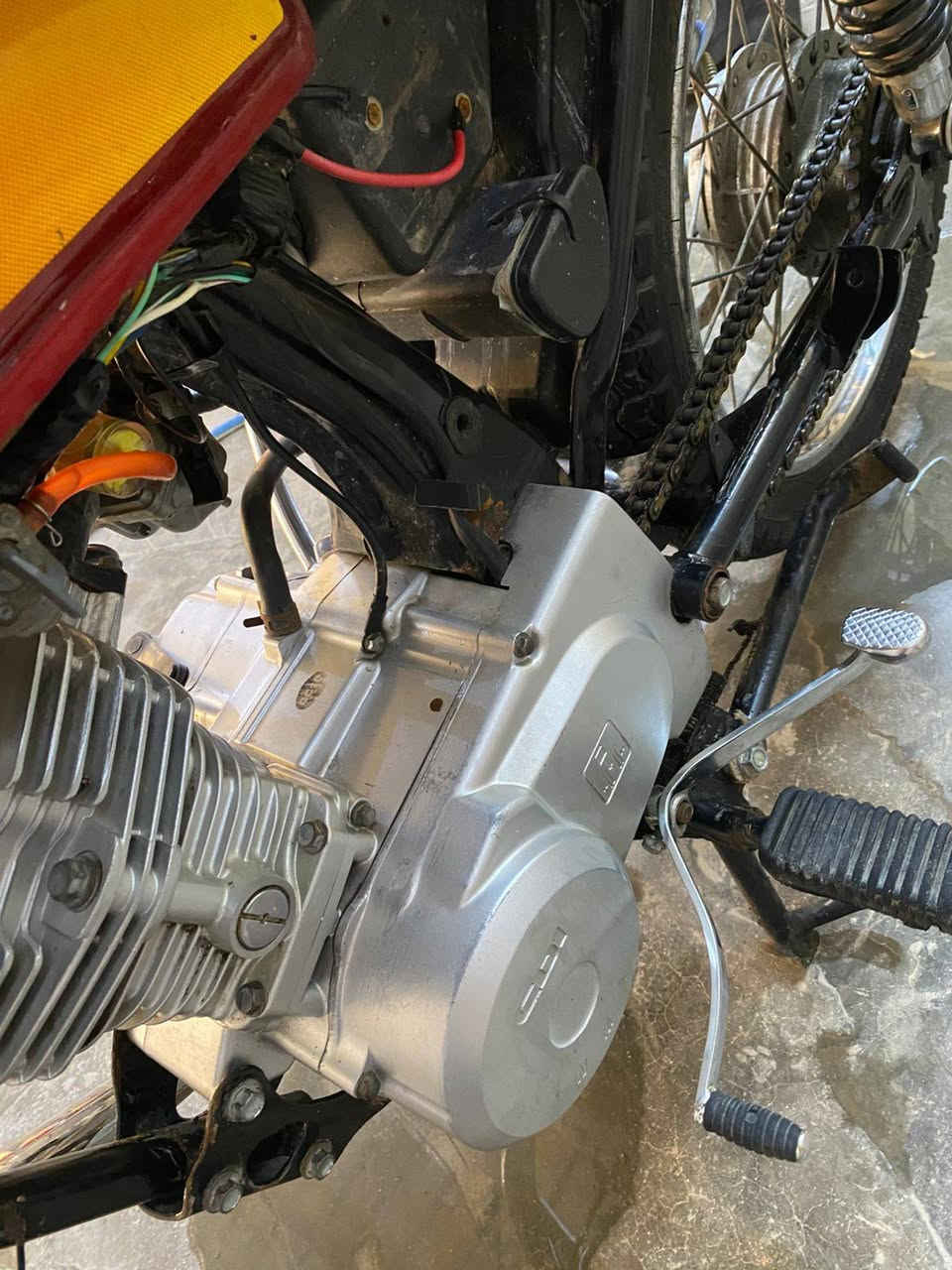 سلام عليكم دراجه نامه شلامچه
ادوات دراجه ماعوزه شي 
مفتوحه مره وحده 
سعره 450وببها مجال 
العنوان زبير شارع المحكمه 
‭٠٧٨٨ ١٥٩ ٦٨٩٣
