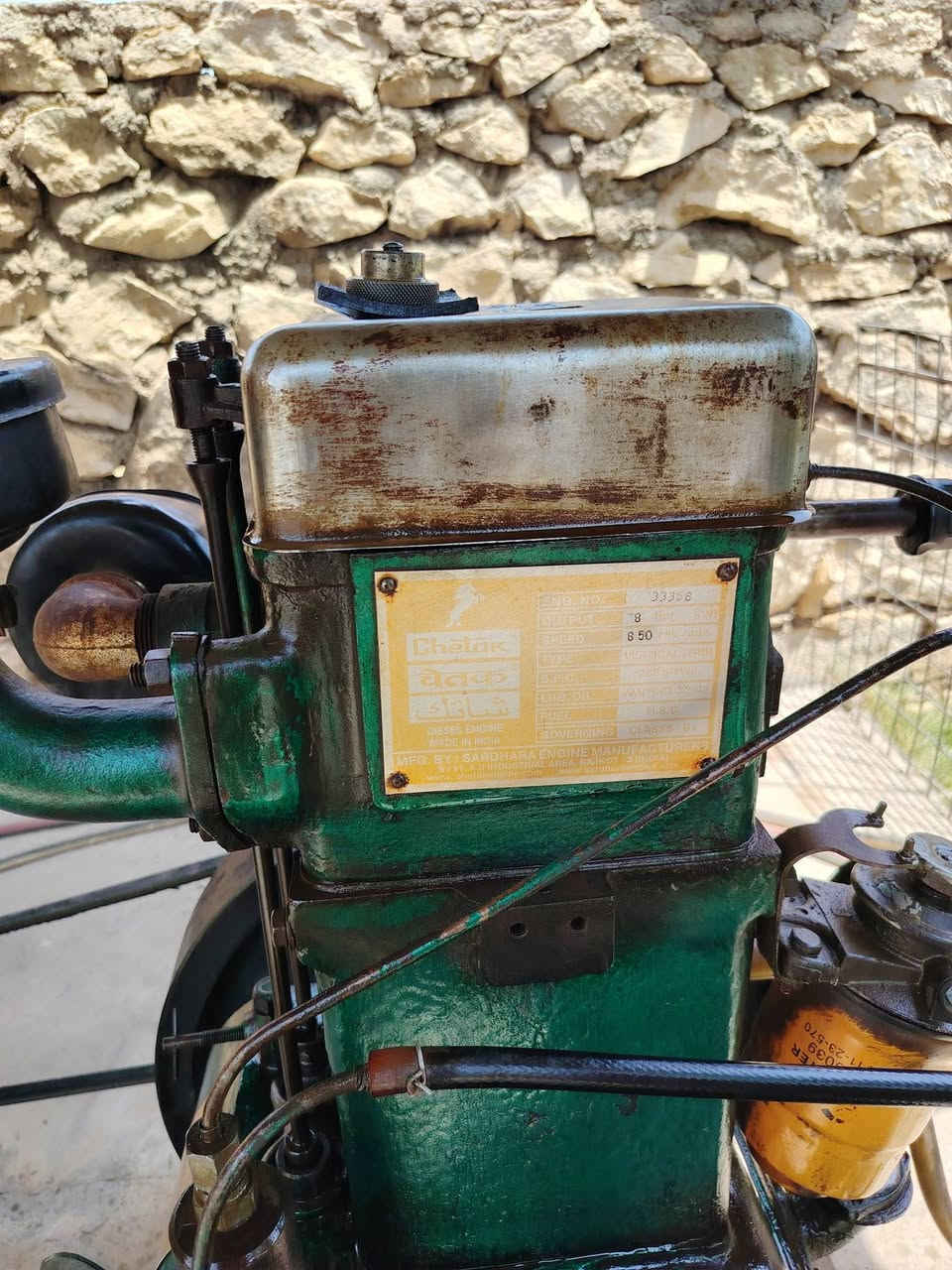 للبيع مولدة لستر 8 حصان مع جنريتر 7.5KV نظيفة صبانة ماممدود عليها على وضع الشركة يرهم بيع المكينة وحدها للزراعة والجنريتر وحدو /السعر 600 الف دينار /العنوان ناحية الشورة /مجمع تلول ناصر للإتصال***********
