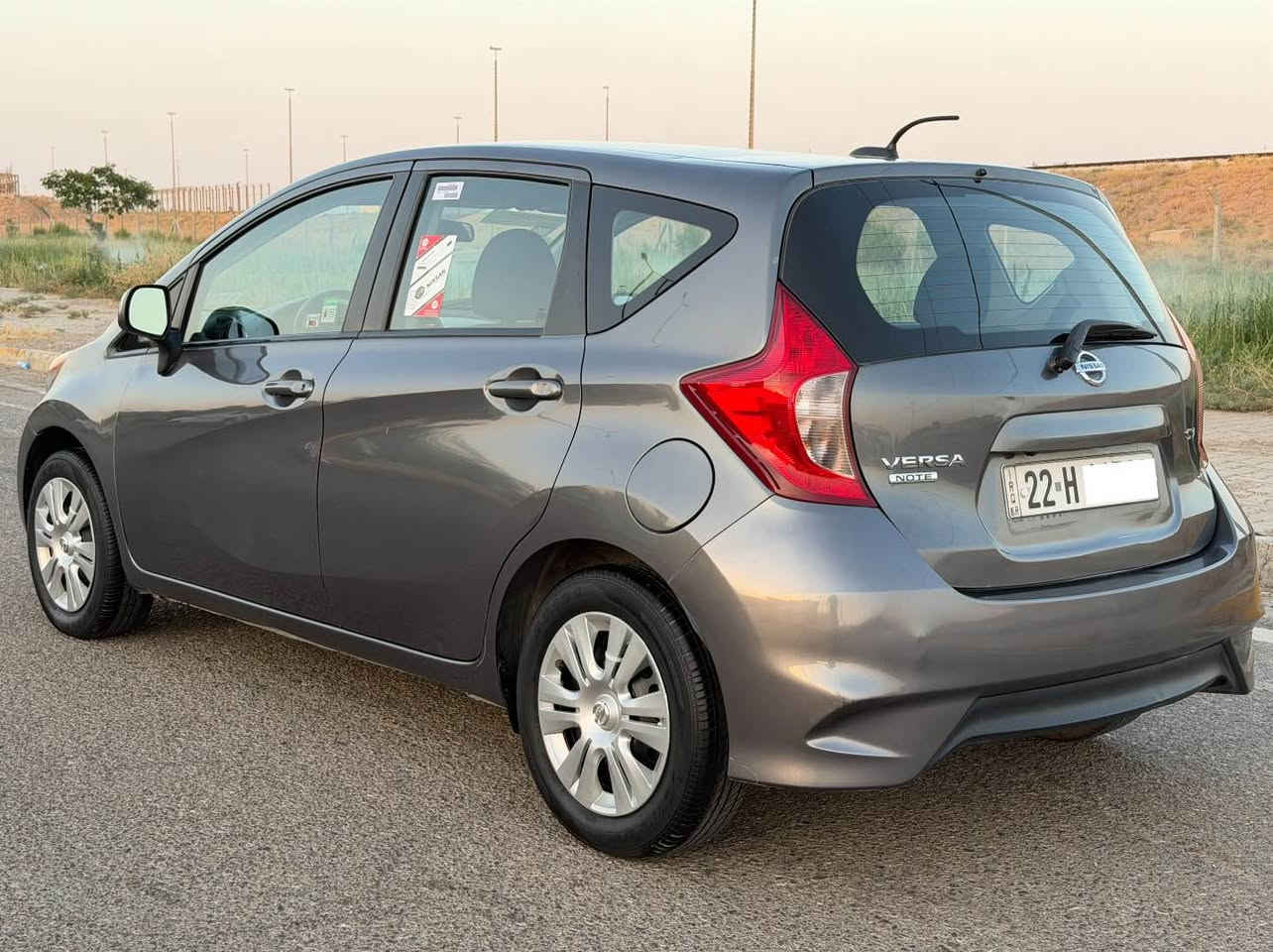 NISSAN VERSA NOTE SV
موديل.2017وارد امريكي لون نفطي
*********** ☎️
حجم محرك 4 سلندر 1600 
رقم اربيل دولي سنويه جديد
گير محرك بشرط لا صرف ولا بخار مامفتوح ماشيه 50 ألف حقيقي 
صدر امامي خلفي جديد كهربائيات كل شغال تخم تاير جديد تبريد شغال 
مواصفات SV معروفه
تحكم ستيرن طرفين جامات كهربائي شاشه جبيره كاميره خلفيه مانع تزحلق وباقي مواصفات معروفه 

صبغ:-3قطع جاملغ بوند وقبغ صندوك بدون دواخل 
سعر:.(88).وبي مجال بصيط🩶
عنوان :.كركوك Singapore

