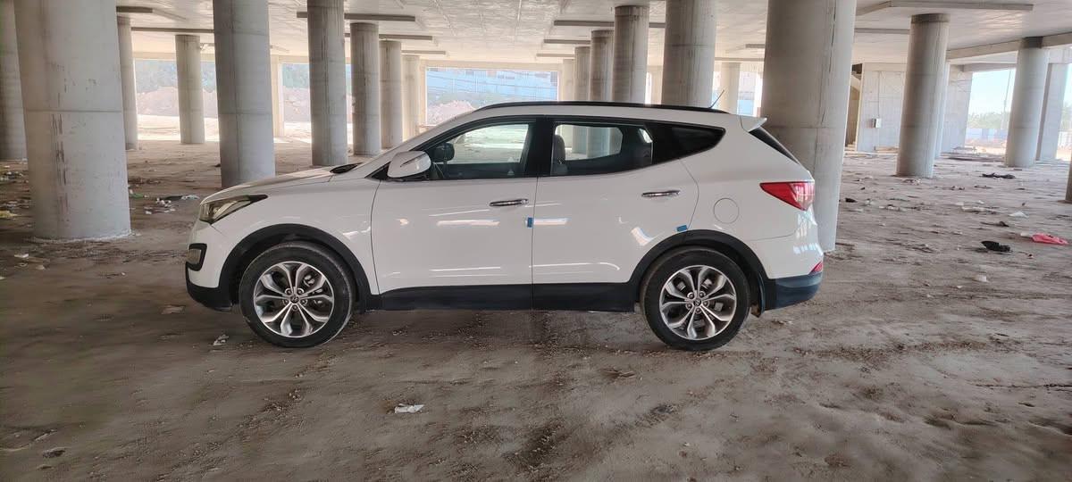 السلام عليكم 
سنتافي 14 مكفوله بيه شويه صبغ باب خلفيه 
رقم اربيل دولي كير مكينه تبريد حداديه تخم تاير مكفول تريد وكاله او تحويل جاهز مكاني نجف 
*********** النجف, العراق
