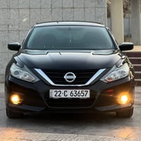 نیسان ئەڵتیمای 2018 مواسەفات Sv  یەک جەمەلاخی دواوەی بۆیاخە  دوو دەرگا...