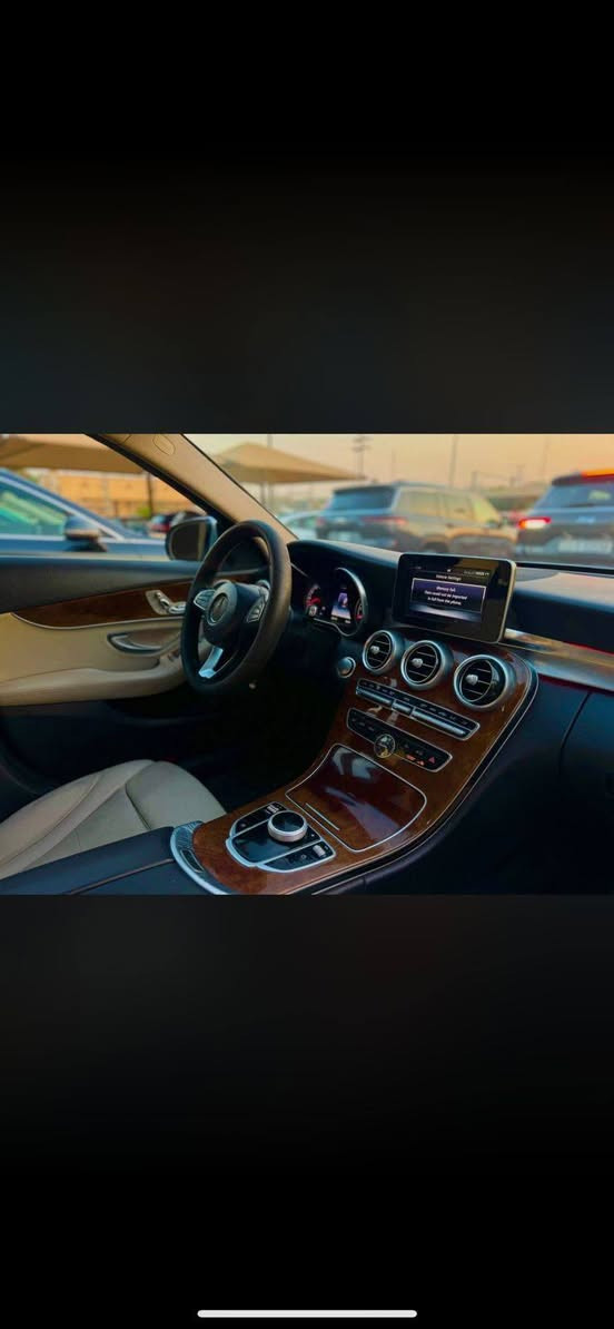 السلام علیکم
مرسدس 300 فول مواصفات

السيارة amg

المديل 2017 السعر 178 مكان كربلاء رقم الهاتف

***********+
