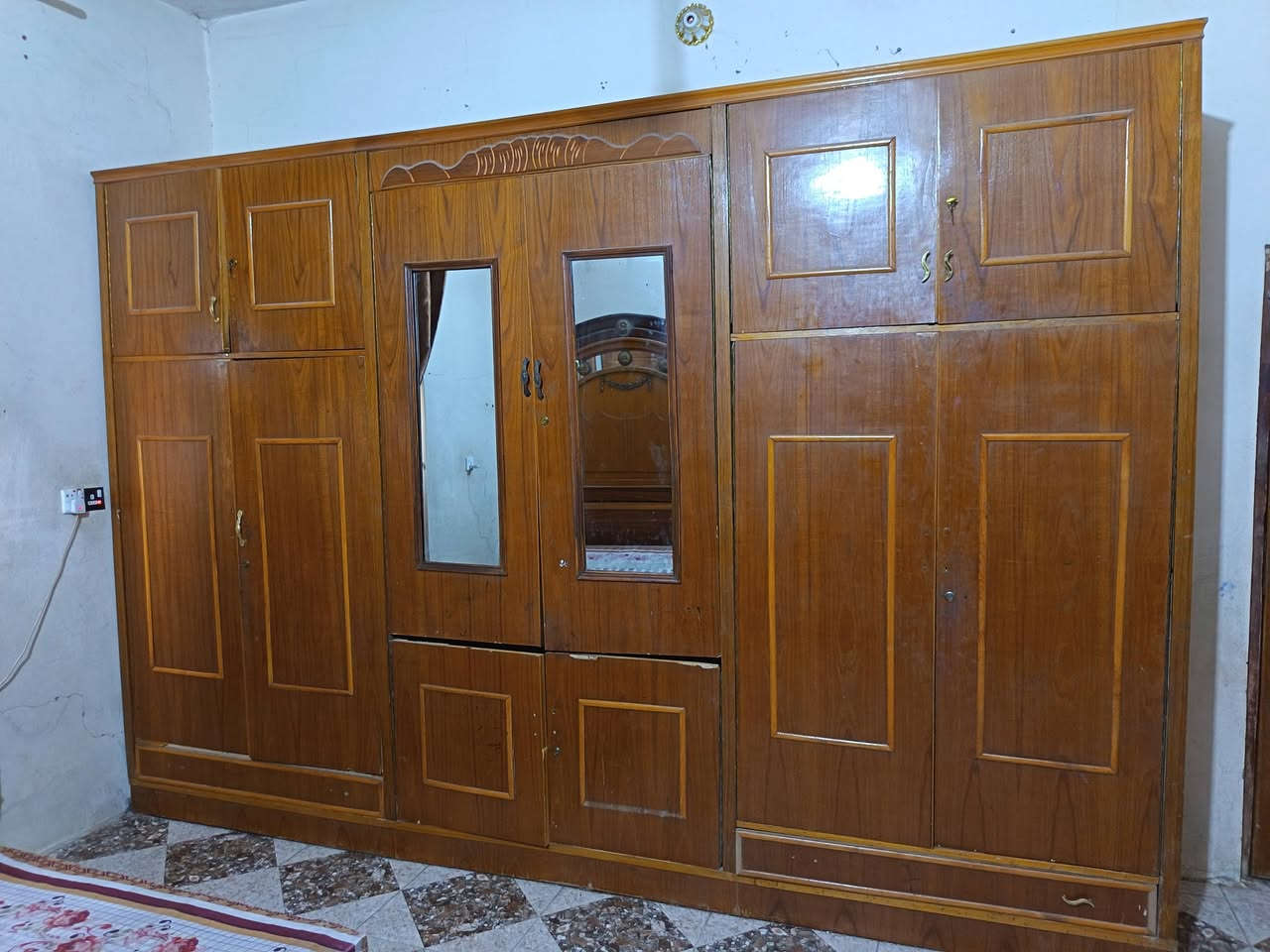 السلام عليكم غرفة نوم مستعملة للبيع السعر 350 بيها مجال اتصال على الرقم ***********
