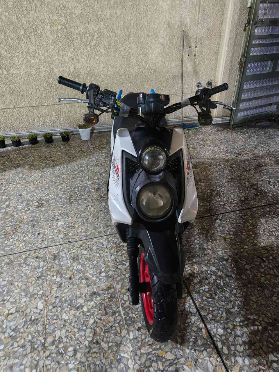 سلام عليكم سكنس جبلي موديل 2014 دراجه جاهزه شلعه معدل فول مكينه مفتوحه 58 ونص سعر 1200 وبيها مجال  مكلف بالنشر *********** المكان الكماليه
