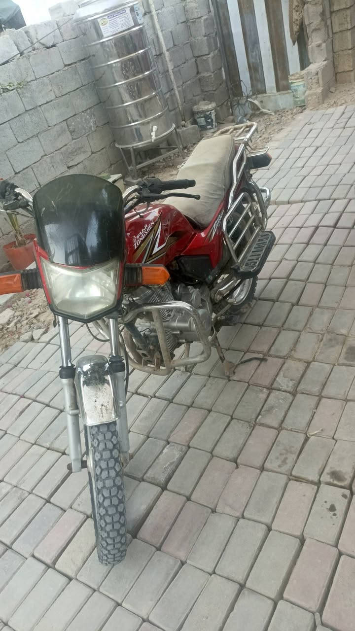 السلام عليكم دراجه فوجن موديل 20 دراجه محرك ناعم شعلعه ومعدل أوراق اصوليه بوجهك اترقم اصولي مو كلك تايرات جدد السعر 550 مكاني ديالى بعقوبه رقم الهاتف ***********
