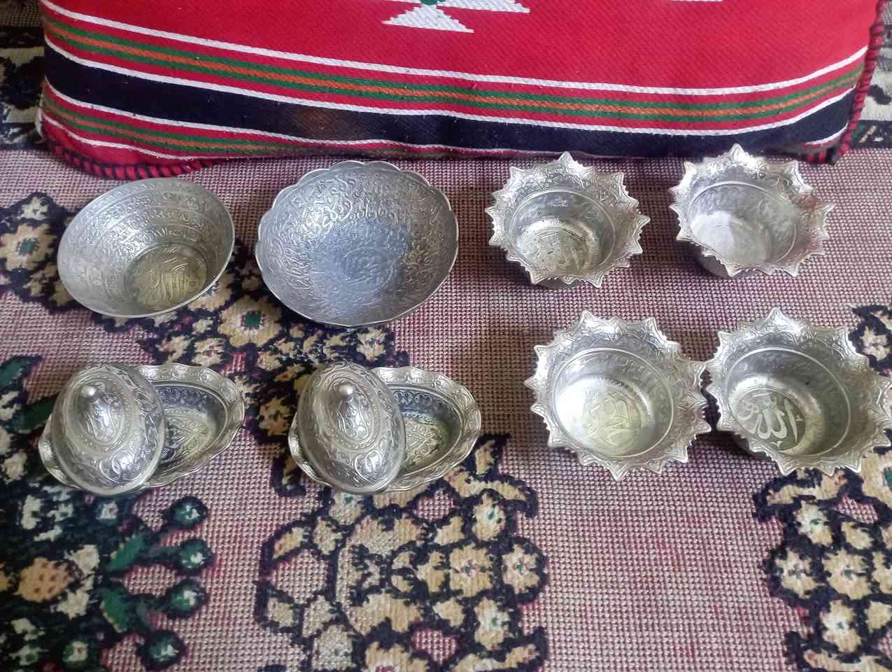 السلام عليكم..
متوفر عندي هاي القطع النحاسية والتحفيات التراثية (مثل ما موضح بالصور)


**إذا كنت صاحب هذا الإعلان وتريد حذفه لأي سبب، رجاءا أرسل رسالة إلى الدعم الفني**