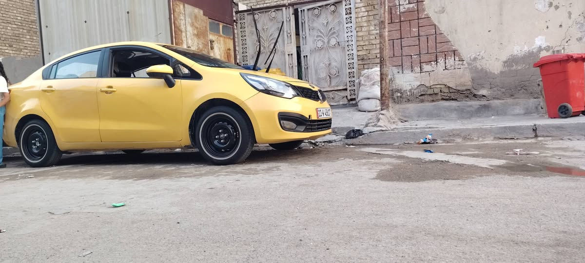 كيه ريو موديل 2015جاهزه من الطول للطول كير محرك تبريد ثلج دوشمه عامه. تخم تاير خط ابيض فول السياره وخير من الله رقم انكليزي اباسمي. جام ٤ كهرباء. تحكم مري تحكم لايت خليجيه بيهه جاملغ امامي تبديل اثر طخه بسيطه حته التدفئه عل بلاد جطل واحد مابيهه. السعر ٧٥. وبرسم الخدمه. *********** هاذه رقمي. ملاحضه مهمه بحيل الله ابوجهه للعمل ومسول عن كلامي مكينه دوش انسه البانزين وطلايبه
