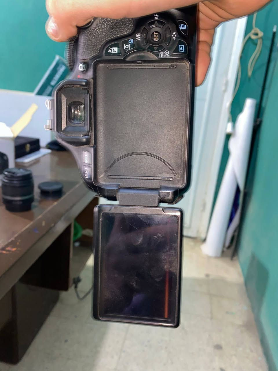 📸 للبيع: Canon EOS 600D + ملحقات كاملة – فرصة قوية المعلمين و لصناع المحتوى! 🔥
لو بتدور على كاميرا تصوير احترافي + فيديو و صور بسعر هادى جدا 😎 كمان ليك مايك هديه  
✅ حالة ممتازة و البيع لدواعي التحديث 
✅ عدسة 18-55 الأصلية + عدسه اضافيه و كلاهما يعمل بشكل جيد 
✅ جودة صور شخصيه حاده جدا 
✅ شاحن + بطاريتين 
✅ السعر 9:500
✅ وتواصل 011 14523819


**إذا كنت صاحب هذا الإعلان وتريد حذفه لأي سبب، رجاءا أرسل رسالة إلى الدعم الفني**