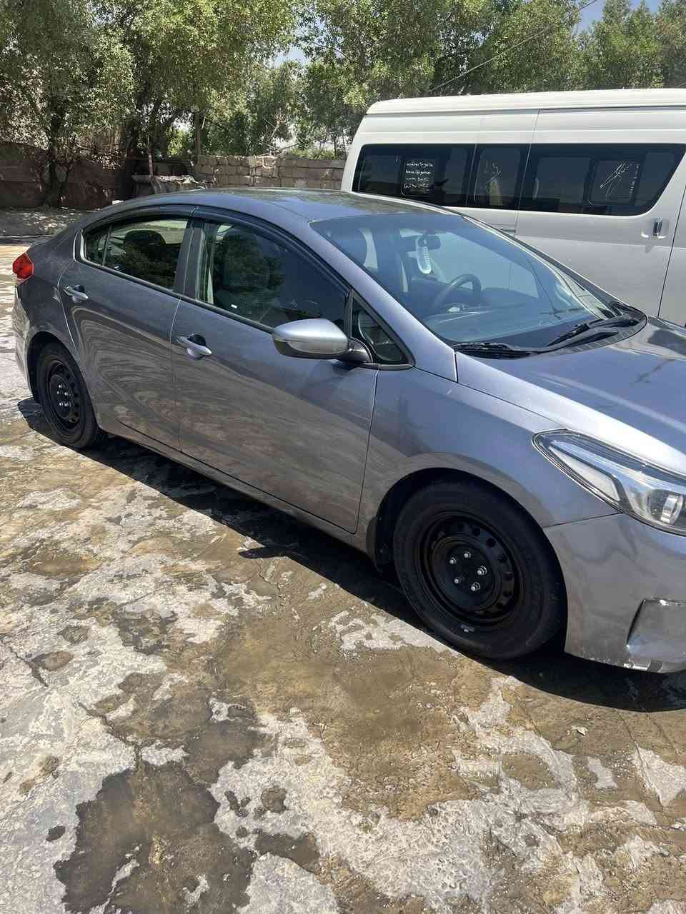 السلام عليكم
كيا فورتي موديل 18 
رقم اربيل بسمي
السياره جاهزه من كلشي مابيه نقص برغي
صور الحادث بمريكا موجودة ويه الصور
جهة السايق مصبوغه اثر جراد وخدوش جمالية
السعر 110$
مكاني بغداد الزعفرانية
للتواصل ***********
