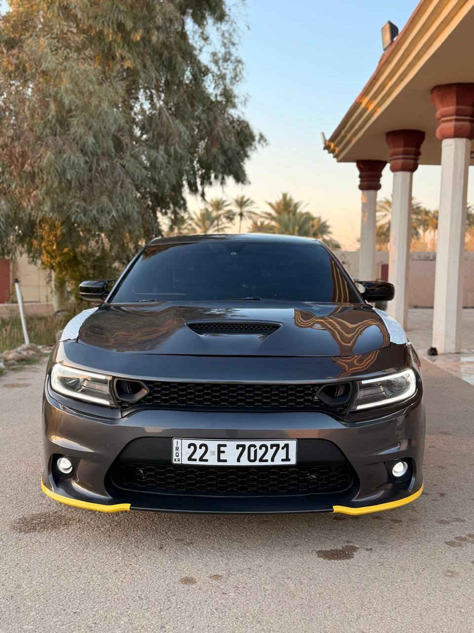 السلام عليكم للبيع  جارجر 2020GT سيارهV6 وارد كندي احدثها جملغ الامامي و البنيد محدثه مال SRT سياره فول مواصفات ماعدا الفتحه كشن حضن تدفه وتبريد بل كشنات الاماميه والخلفيه خزن ميموري تدفه بل ستيرن هيتر بل مري وقلاب توقف ذاتي عند فتح الباب تشغيل عن بعد سياره جاهزه من كلشي تخم تاير وحداديه ومكينه وكير كفاله  وعليها دبات رياضي عل  ريموت  سياره رقم اربيل الدولي وكاله أو تحويل.    السعر187.$ الاستفسار ***********
