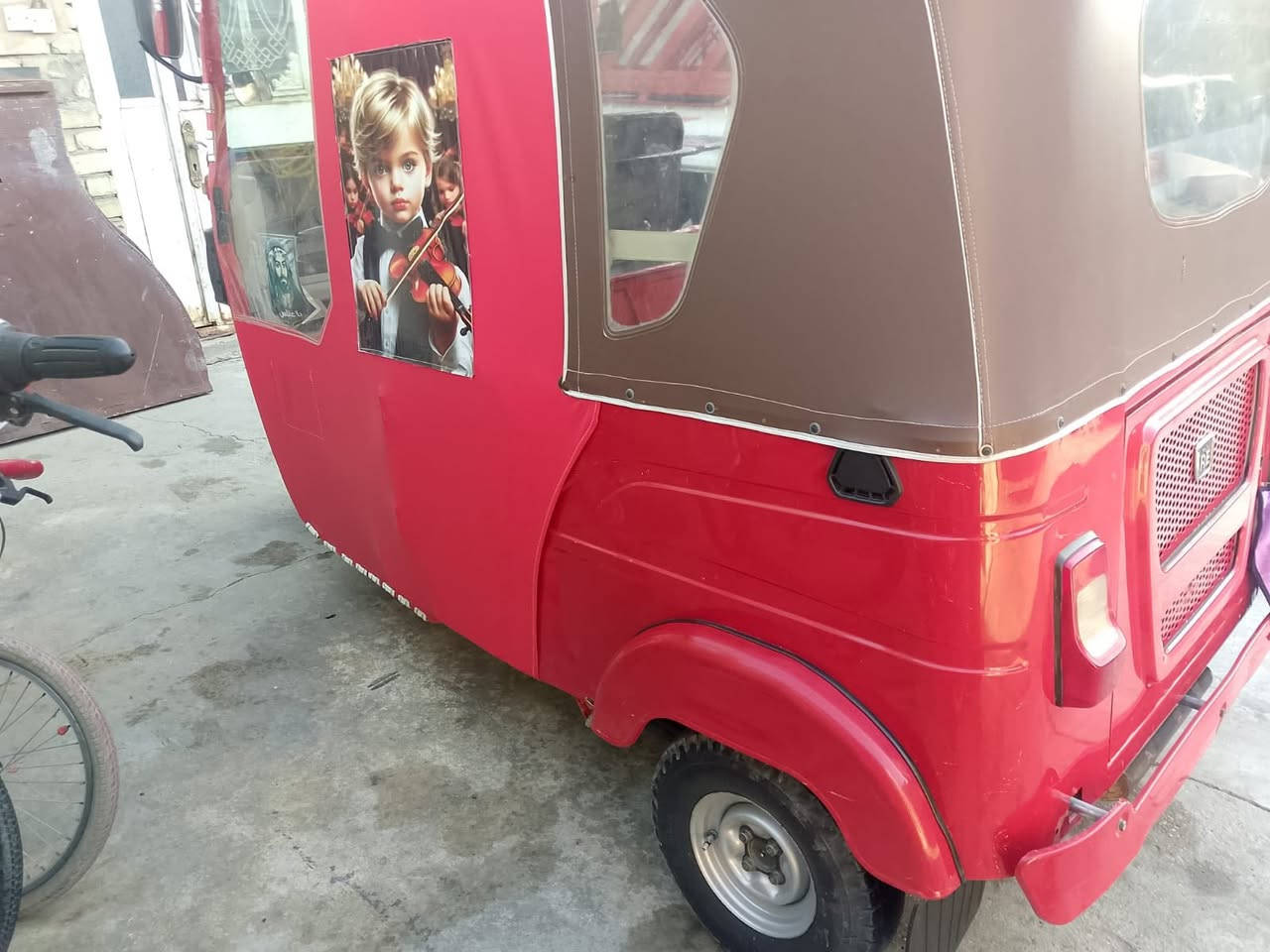 سلام عليكم شباب تكتك 22 زيرو لاضربه ولاصبغ ولا خياس مكينه بل جيس مكفوله للخير فقط الدوس الخلفيه نكاد قليل ومعمرينه مكاني بغداد الشماعية الشراي يخابر  عل رقم اني مكلف بل نشر ***********التكتك رقم كربلاء بسمنه يعني وين ماتريد احولك اكرر  السنويه بسمي
