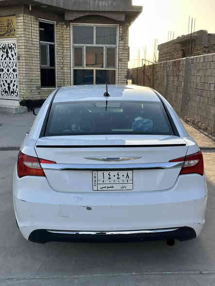 سي 200 
موديل 14 لون ابيض رقم بابل
72$
***********
اتصال
