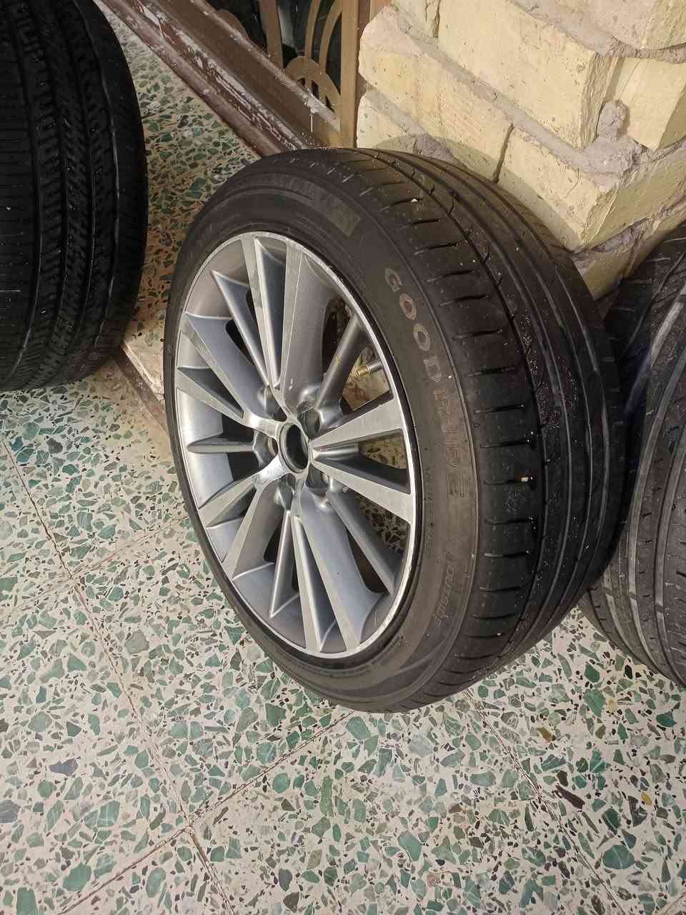 السلام عليكم من رخصه لاالدمن تخم ويل 17كورله تايرات زوج نظيف وزوج نص عمر مكان فلوجه السعر 250


**إذا كنت صاحب هذا الإعلان وتريد حذفه لأي سبب، رجاءا أرسل رسالة إلى الدعم الفني**