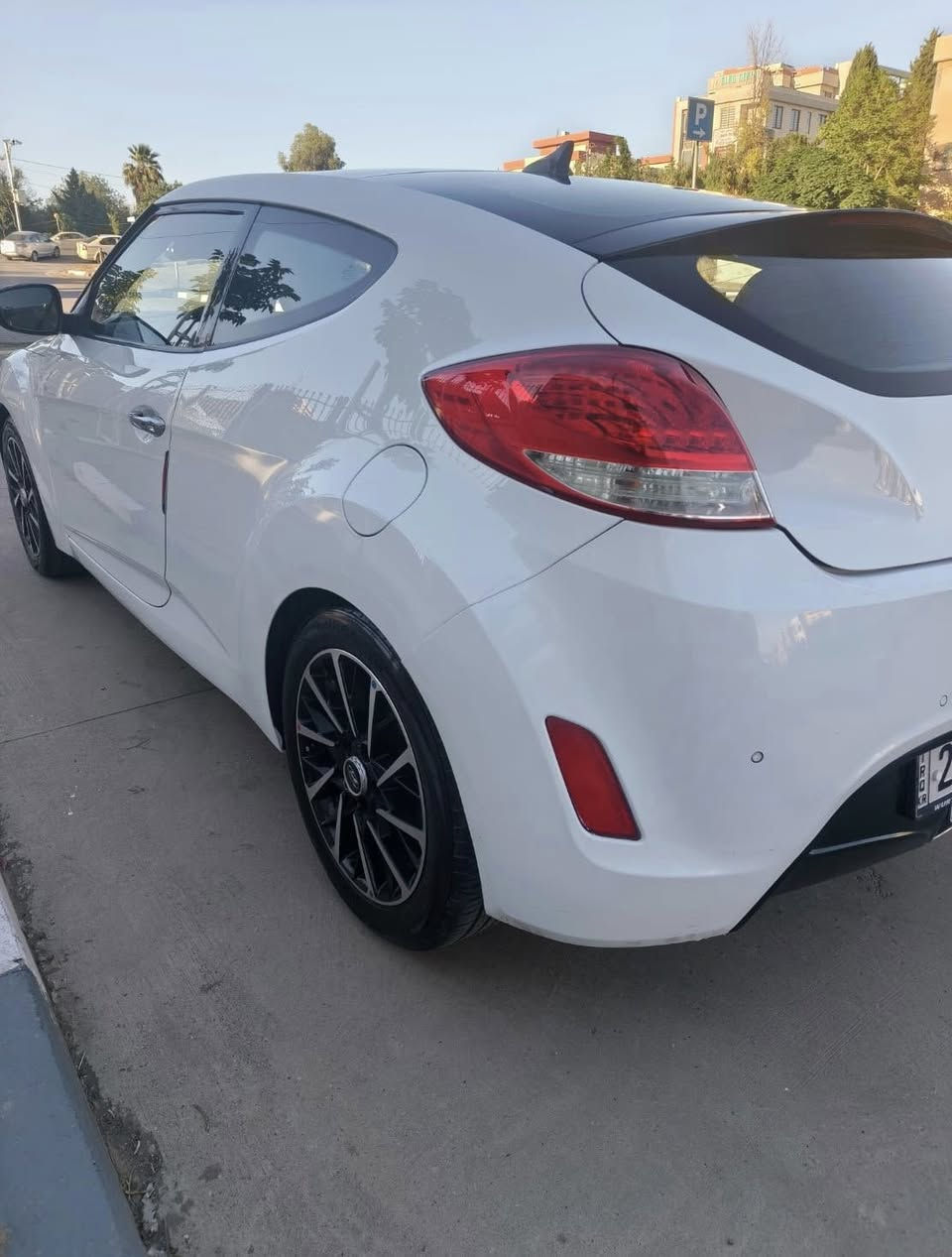 Hyundai Veloster 2013
هۆندای ڤلۆستەر ٢٠١٣
بیلاد ناو سور 
پانۆڕاما
کوشن هیتەر 
سوکان ڤۆلیۆم
بەسمە
شاشەیە
کامێرا
سەنەوی تازەیە 
تەحویلو غرامە بە شەرت 
سەیارەکە بێ بۆیاخ بێلێدراو
گێڕو مەکینە بە شەرت
لە سلێمانیم 
***********
