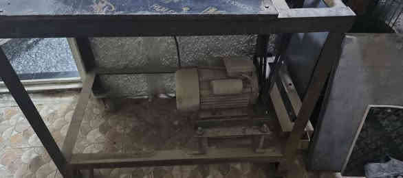 مثرامه لحم مستعملة قليل جدا السعر ٢٥٠٠٠٠٠ماءتان وخمسون ألف الموقع بغداد الكرخ هاتف ***********
