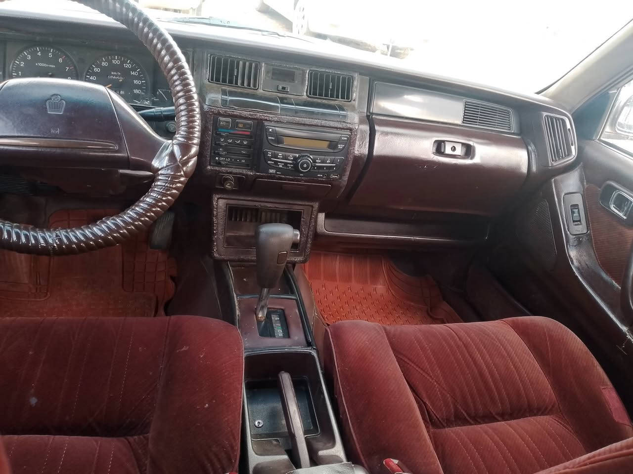 السلام عليكم 
سيدان موديل 90 رقم بغداد دولي شرعي بالموصل تحويل بالموصل محرك كير بطه شرط تايرات جديده صدر جديد صبغ مكانات بدون ضرر سياره جاهزه مراوس أخذ فرق انطي ماكو مشكله 
السعر 58
***********
