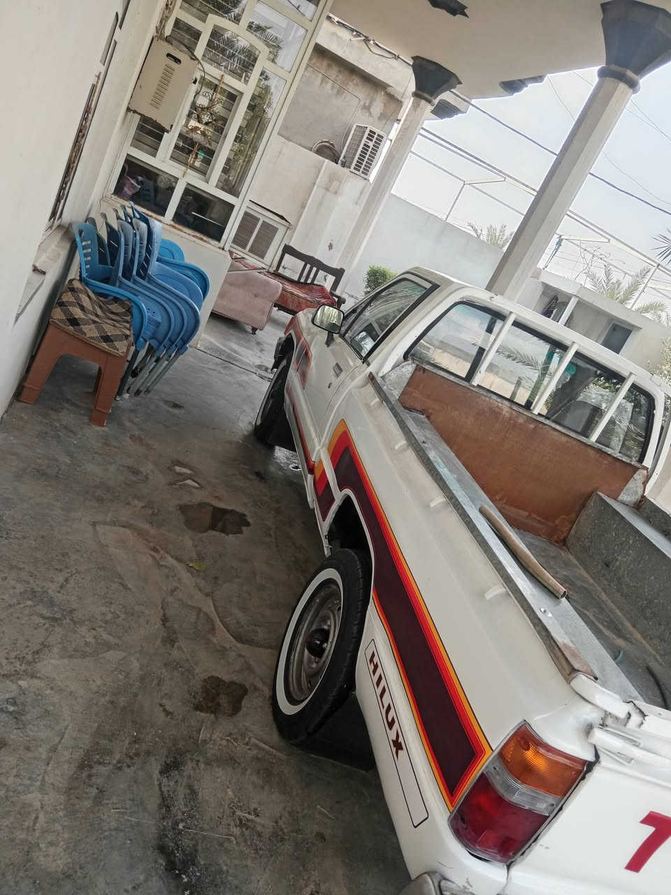 سلام وعليكم بيكم تيوتة للبيع موديل 88سيارة جاهسة من كلشي سنوية 31 بسمي مشروح وطني تحويل ثاني يوم السياره متعوب عليهة وماناقصهة اي شي مكان السياره ديالئ السعر48وبيهة مجال بصيط ***********
