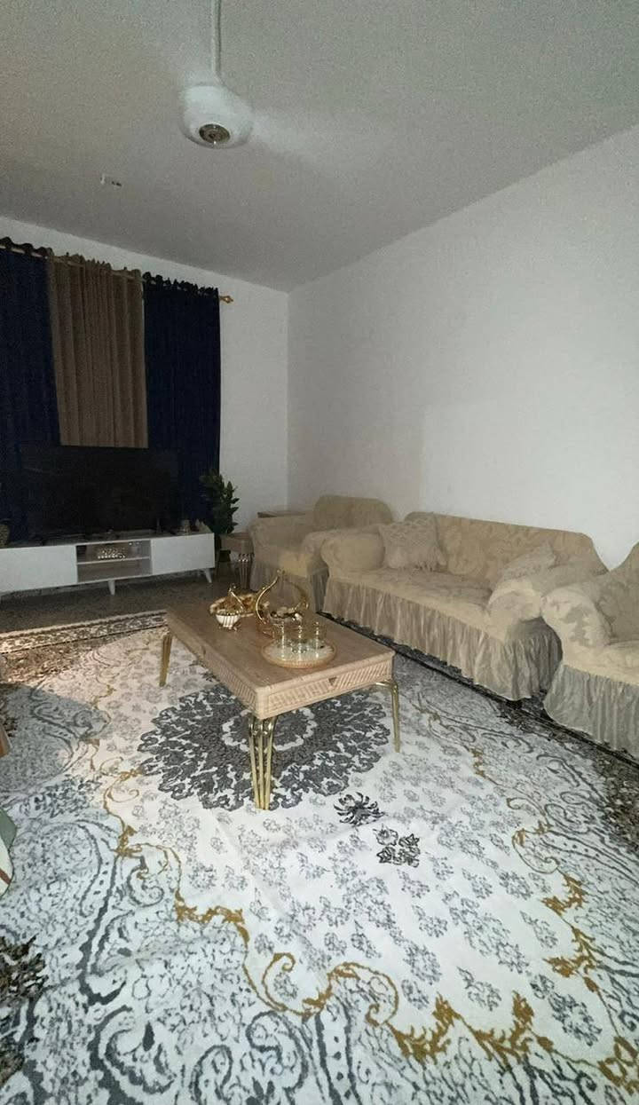 تخم قنفات وكاونتر مستعجلين على بيعهم عنوان الغزالية اي استفسار هذا رقم تلفون ***********
