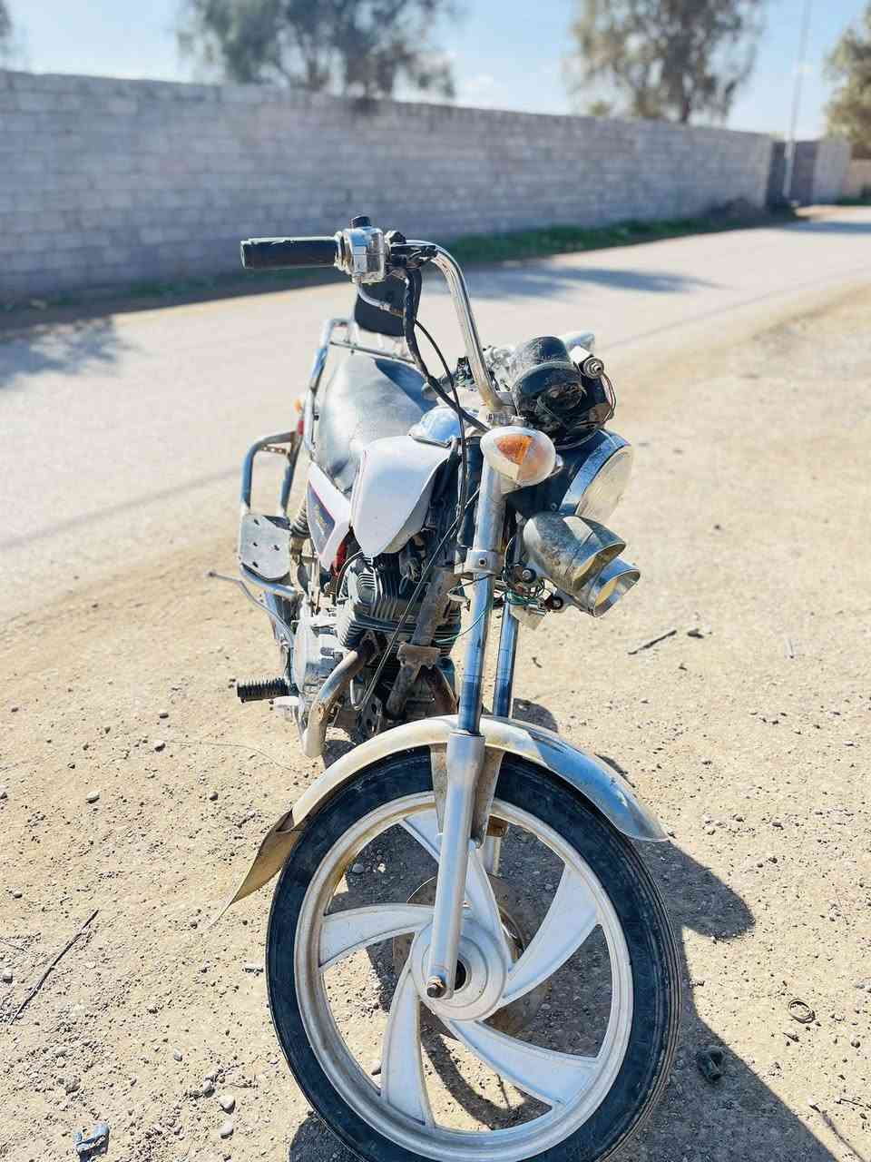 جني ٢٠١١ جاهز ومكفوله سلف هندر كهربائيات كله شغال كلج جديد كابريته جديده تانكي وصفاحيات ودبلات ويل امامي جديد فقط التاير الخلفي نص عمر مبين بالصوره اشاير بكلايت قبق تانكي جديد وساعه مال النمر جديد دراجه كامله راجز سلف جديد باتري جديد سعره ٢٧٠ وبي مجال للشراي المو شراي ليعلق بكيفه واذا اكو مراوس هم يرهم مكاني ديالى شهربان ***********
