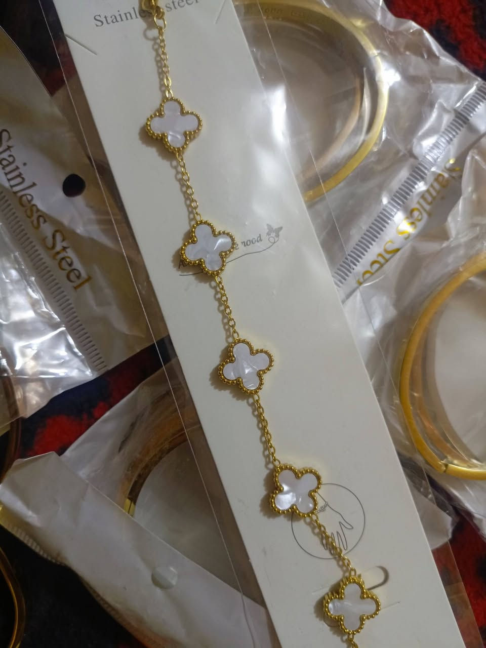 السلام عليكم عندي سوار فانكليف وكارتير الثلاثي ومحابس هم طالعاتلي


**إذا كنت صاحب هذا الإعلان وتريد حذفه لأي سبب، رجاءا أرسل رسالة إلى الدعم الفني**