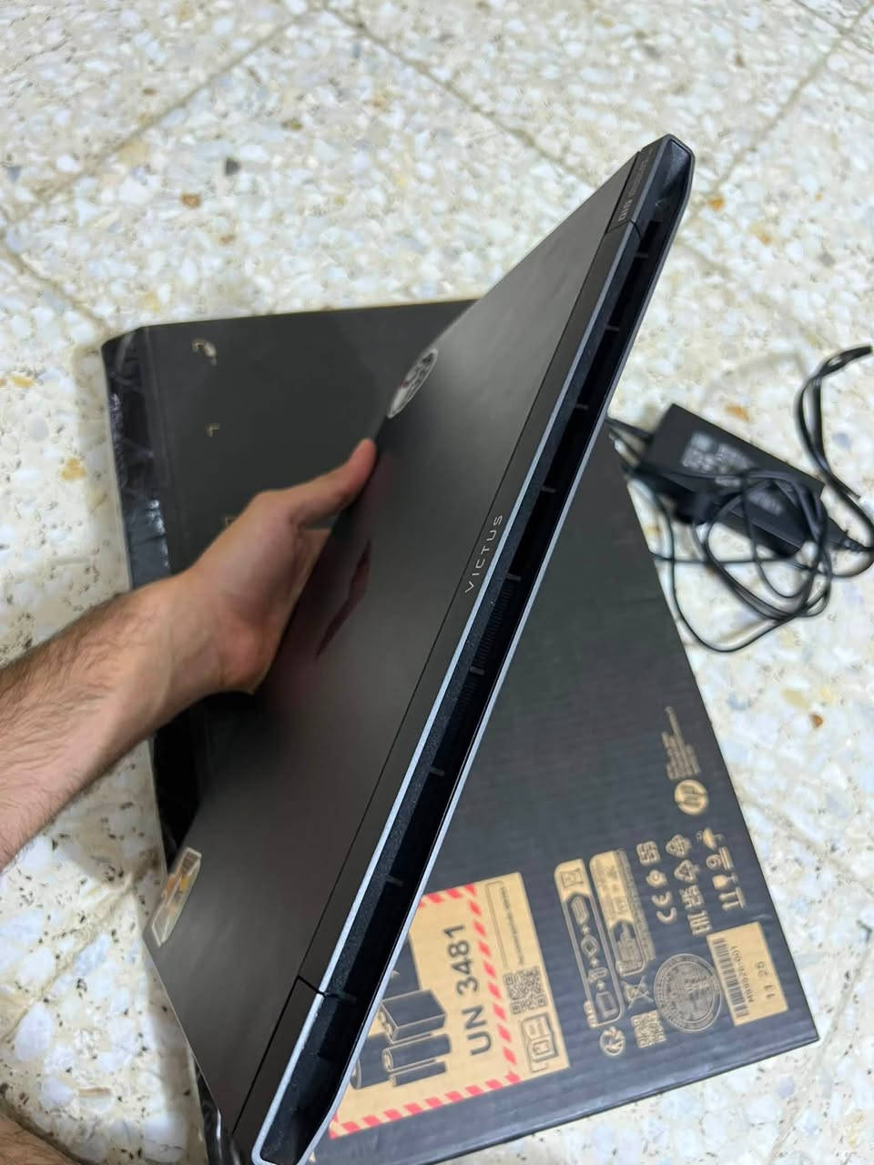 للبيع فقط
لابتوب HP Victus جديد كلش استخدام كلش قليل بعدة بلكارتونة نضيف كلش شخط مابي اخو جديد مع كارتوتنة وشاحنة
معالج Core i5 13420H 
كارت شاشة RTX 3050 6GB
شاشة 15.6FHD 144HZ 300nits
هارد 512GB SSD
رام 8GB DDR4
واضحة النظافة وكل التفاصيل بلصور
السعر 825 الف وبي مجال للعلم الجديد سعرة مليون و 50 والي عندي حالة حال الجديد امانة الله والنظافة والتفاصيل كلها موضحة بلصور
عنواني بغداد الشعب شارع عدن وتوصيل متوفر
للتواصل على الرقم فقط 0️⃣7️⃣7️⃣2️⃣4️⃣7️⃣9️⃣4️⃣8️⃣0️⃣2️⃣


**إذا كنت صاحب هذا الإعلان وتريد حذفه لأي سبب، رجاءا أرسل رسالة إلى الدعم الفني**