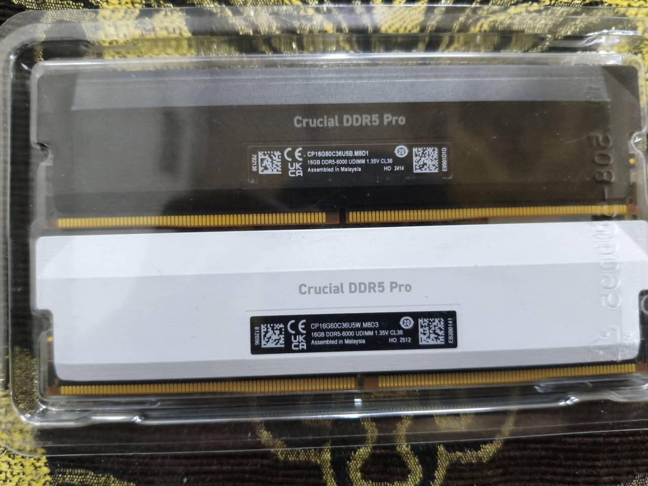 السلام عليكم رامات للبيع نفس المواصفات بس كل وحدة لون
16*2 DDR5 6000 MHZ CL36
القطعة ب200 قفل
مكاني موصل وعندي توصيل


**إذا كنت صاحب هذا الإعلان وتريد حذفه لأي سبب، رجاءا أرسل رسالة إلى الدعم الفني**