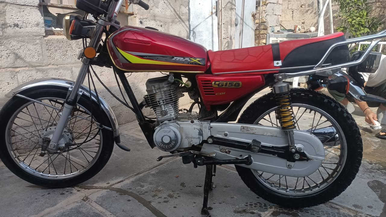 دراجه لل بيع محرك فول  تعمير جديد 
بس كشر مو نضيف كلك مكفول موديل 20 ***********
