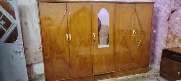 غرفه صاج عراقي نضيفه 5باب السعر 350 بيه مجال بسيط المكان الحسينيه الراشديه بغداد بوجد توصيل بل اجره التواصل على الرقم ***********
