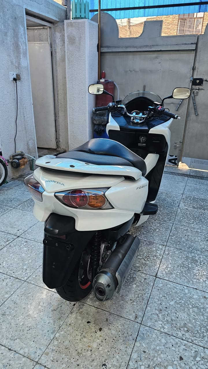 سلام عليكم / اللهم صل على محمد وال محمد 
فورزه ( صفر 10 ) S7  ابيض صدفي
دراجه رمبه مكفوله كفاله عامه شرط بحالة الوكالة 
تدفئه بل يدات 
MB3سماعات بلاديه
7 كير 4 تحويلات نظام سبورت 
ستان حساس  + كلوب جنطه 
كتلوك + عده مال شركه 
العنوان / بغداد / الحسينية مال راشدية 
يوجد توصيل جميع المحافظات 
الشراي يتصل ويدلل 
***********
