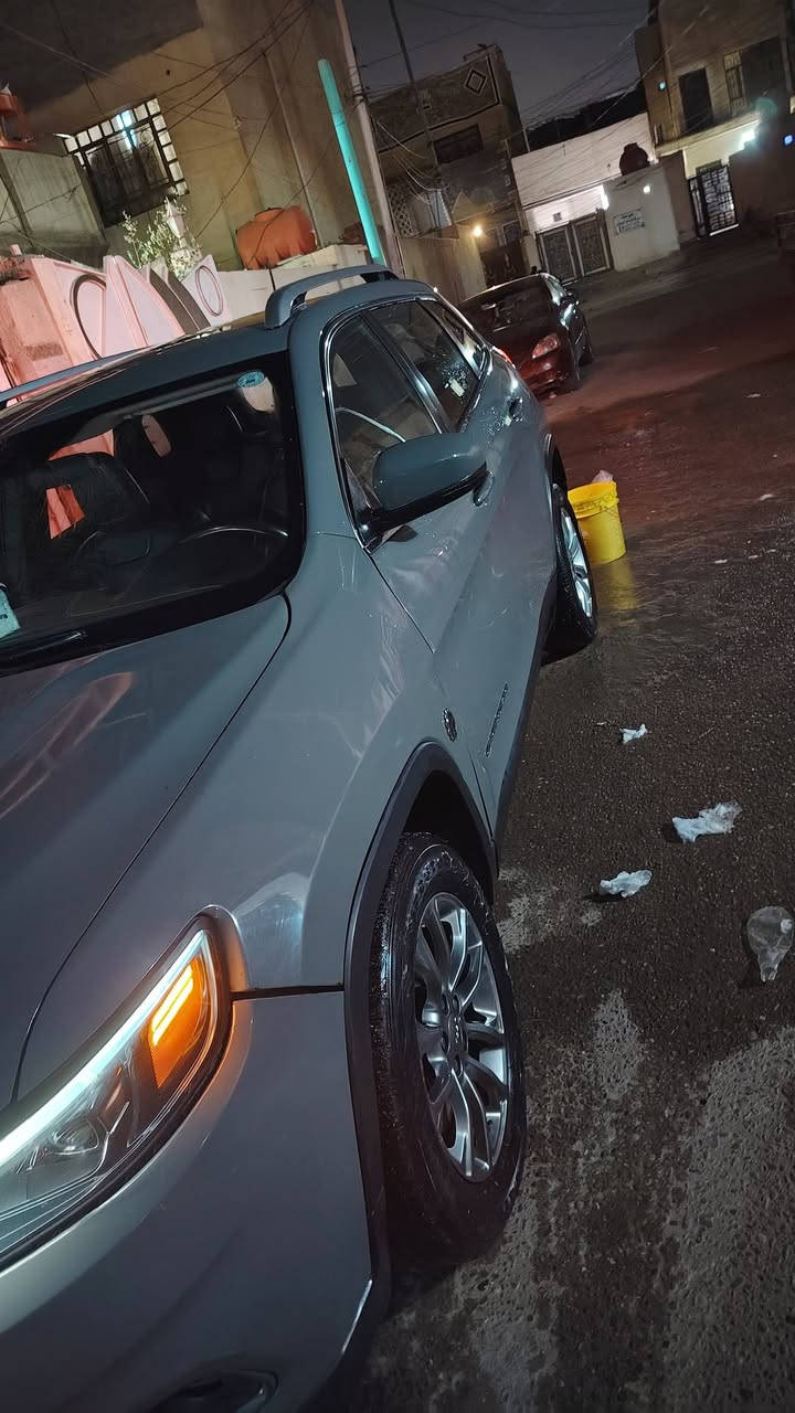 سلام عليكم جيب بزون 2020 ماشيه 53الف سياره امريكيه فول مواصفات عده الفتحه رقم أربيل تريد مداور تريد وكاله صفر غرامه مكينه 2.4 اربعه سلندر  كير 8  نمر السياره نضيفه السعر 140 وبيه مجال  الاستفسار ***********
