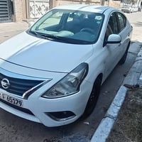 نيسان سني هندي 2021 السياره ماشيه 110 الف كم  بيها بابين تعديل وصبغ جه...