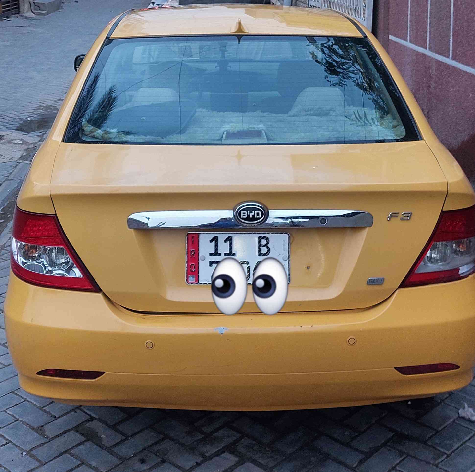 سلام وعليكم 
بي وايدي 2013 جديده مال بيت
ماشيه    100 كله على وضع الشركه 
مكفوله ماعدع بارد ع كد شبر بجاملغ الوره
تبريد كير محرك  
ماتصرف عليهه ربع كبل لشارع
السياره احله من الصور 
السياره بسمي
السعر 61 وبيهه مجال بصبط
بغداد الزعفرانيه 
الرقم ***********
