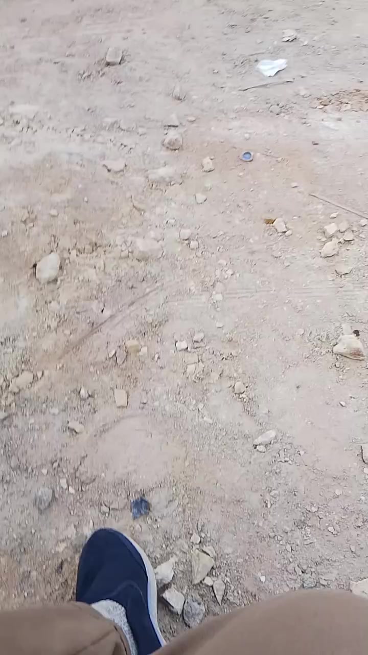 سلام عليكم عرصه للبيع 200متر طريق نجف كريلاء عمود 120 يا علي سعر 12 وبيها مجال قريبه كلش علا شارع ***********
