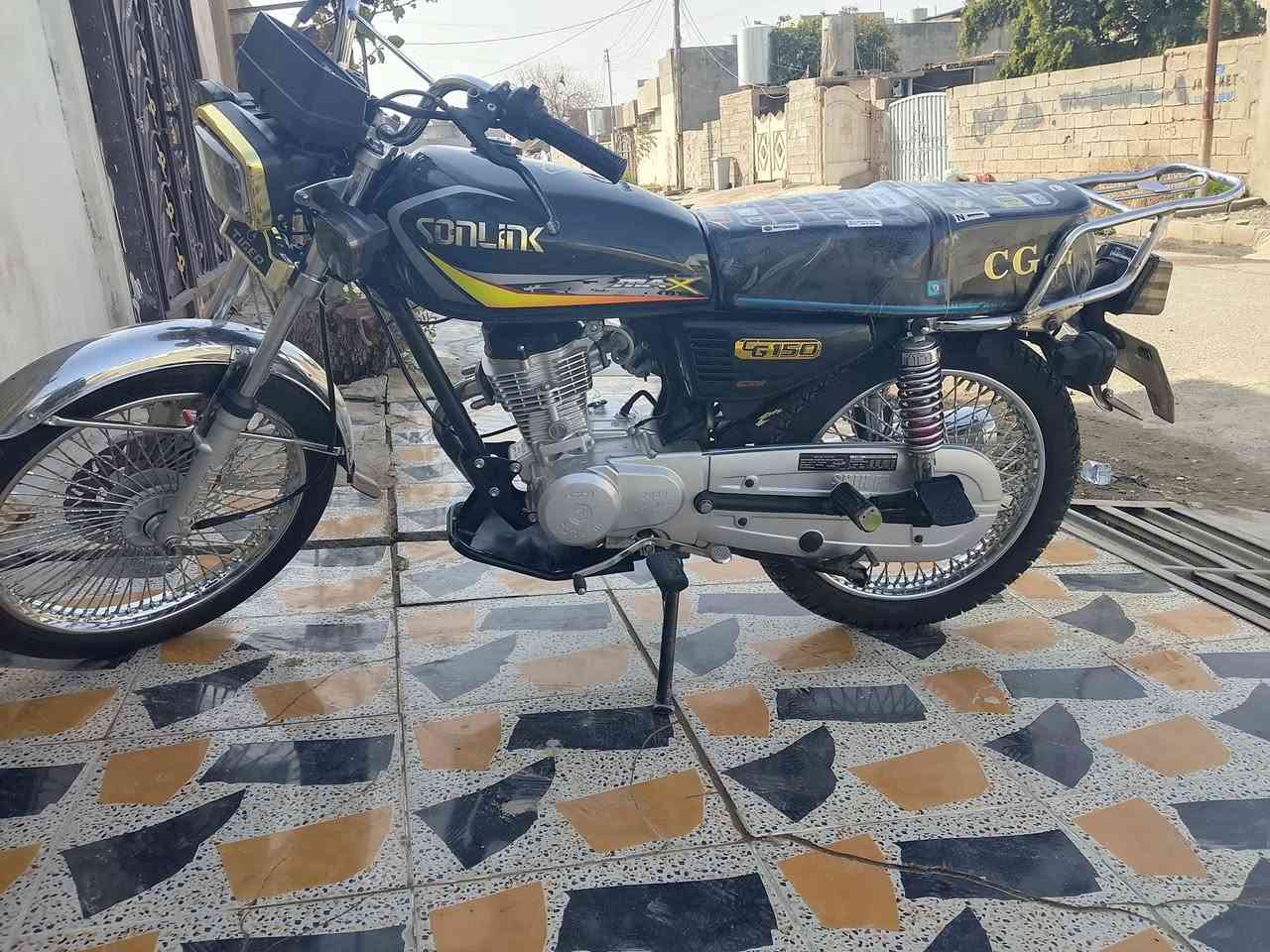 سلام عليكم مطور موديل ٢٣كلة شرط مكينة شرط سعر ٥٧٥ بي مجال رقم ***********
