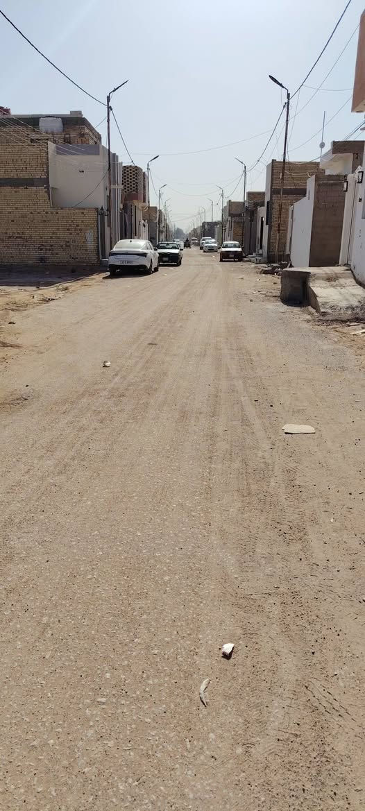 🏡✨ دار للبيع في حي ميسان – شارع الشيوخ | النجف الأشرف ✨🏡
📍 موقع مميز وهادئ قريب من الخدمات
📐 المساحة: 100 متر مربع
🏗️ البناء: صب كونكريت (أساس + سقف) – شغل درجة أولى
🔹 تتكون الدار من: 🛏️ غرفة نوم
🛋️ صالة واستقبال
🍽️ مطبخ
🚽 حمامين
🌤️ ساحة مكشوفة (منور)
🔹 مميزات الدار: ✅ بناء حديث ومتين
✅ تشطيب مرتب وجاهز للسكن
✅ موقع مناسب للعائلة
✅ قريبة من الأسواق والخدمات
📞 للاستفسار والمعاينة: ***********
@الجميع @زراعي @حي_ميسان

