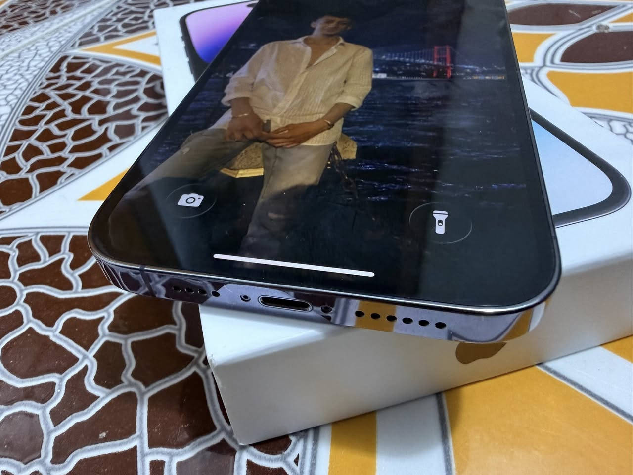 ‏سلام عليكم iPhone 14 Pro Max 512 GB
‏نظيف كلش بطارية 84 بلادي الجهاز ما مفتوح على الفحص  شريحة إلكترونية
‏عنواني بغداد زعفرانية  استفسار
***********
***********
‏WhatsApp 
 سعره740 لحد يكسر بالسعر رجاء تحياتي
