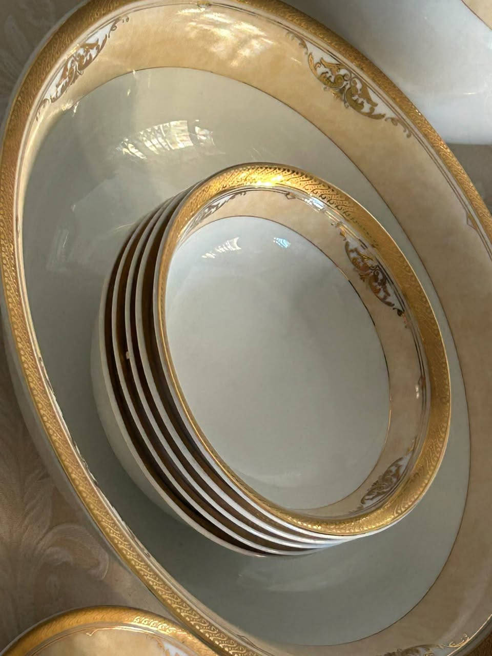 طقم سفره بولندي من إصدارات شيفلد ٩٥ قطعه 
بماء الذهب وارد  دبي.  بالكراتين الاصليه 👌


**إذا كنت صاحب هذا الإعلان وتريد حذفه لأي سبب، رجاءا أرسل رسالة إلى الدعم الفني**