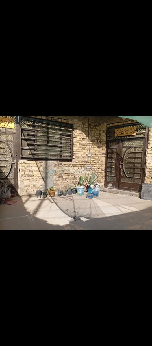 بيت للبيع ابو خستاوي جهه المرور فرع سيد علي مساحته 220 طابو زراعي سند 25 طابقين 4غرف نوم مجمع صحي فوك وجوه +حديقه صغيره سعره 110 وبي مجال ***********
