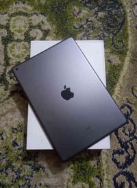 ايباد9 الجهاز نضيف فقط مبدل آيسي مال شحن كله شغال ويا كارتونته سعر الج...