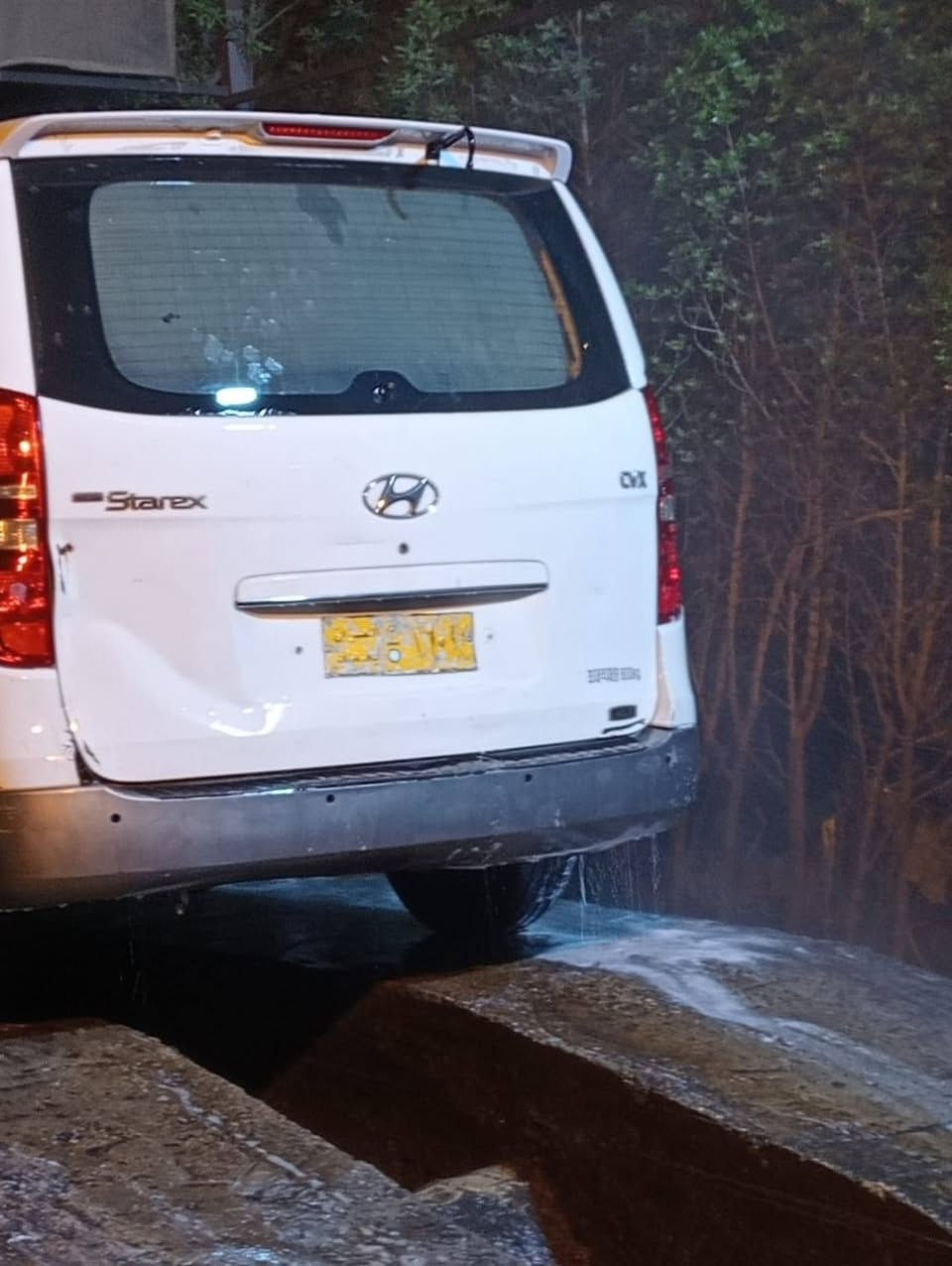 سلام عليكم شباب سياره استاركس فان موديل 2011 رقم بغداد قديم بدون صبغ بيها طخات خفيفه ومعمره بدون صبغ مكينه بيها خيط تبخير مكينه سبلاين عنواني بغداد مدينة الصدر استفسار واتساب أو اتصل ***********
